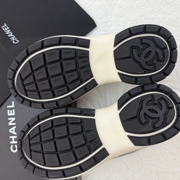 Chanel Women Sneaker - Picture 4 of 8